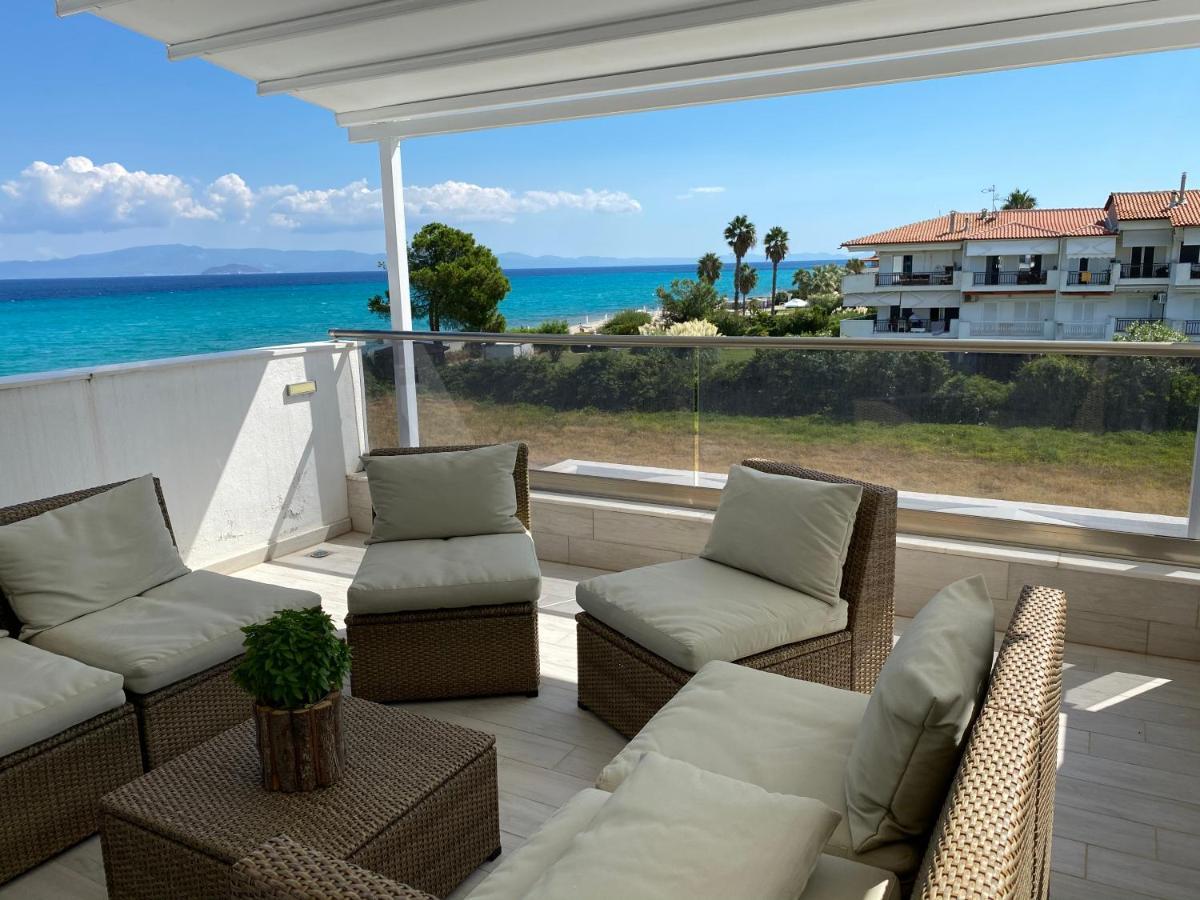 Villa Theodora In Front Of The Sea Hanioti Buitenkant foto